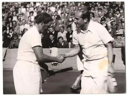 Fotografie Tennis Davispokal Deutschland gegen Schweden 1939, Roderich Menzel besiegt K. Schröder