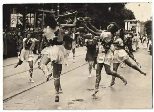 Fotografie Schostal, Ansicht Baden bei Wien, Fest der Traube, Tanz der Bachchantinnen