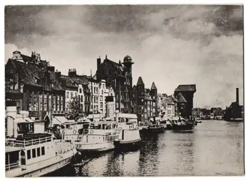 Fotografie Schostal, Ansicht Danzig - Gdansk, Hafen mit umliegenden Gebäuden 1940