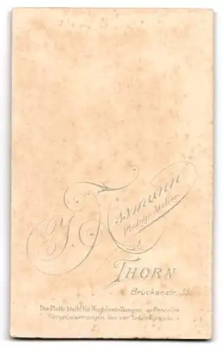 Fotografie J. Assmann, Thorn, Brückenstr. 15, Portrait junger Soldat in Uniform mit Schirmmütze