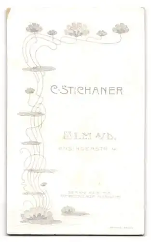 Fotografie C. Stichaner, Ulm a/D., Ensingerstr. 4, Garde-Soldat mit markantem Schnurrbart