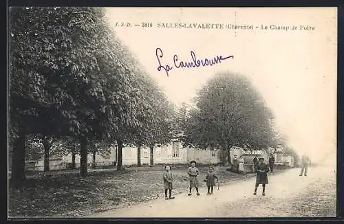 AK Salles-Lavalette, Le Champ de Foire