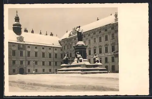 AK Wien, Hofburg und Franzensplatz mit Denkmal im Schnee