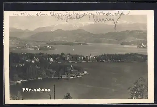 AK Pörtschach, Ortsansicht mit See und Bergpanorama