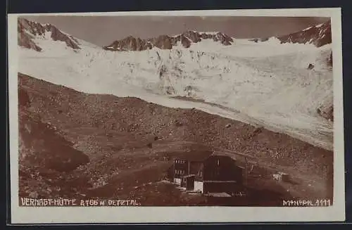 AK Vernagt-Hütte /Detztal, Berghütte mit Gletscher