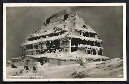 AK Reifträgerbaude im Riesengebirge, Vereiste Baude im Winter