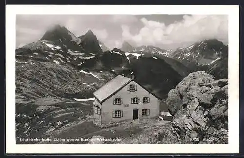 AK Leutkircherhütte, Berghütte gegen Bacher-Weisschrofen