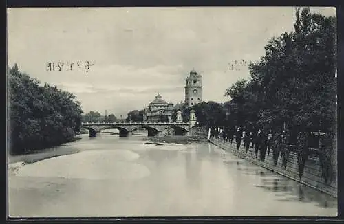 AK München, Partie an der Ludwigsbrücke mit Volksbad