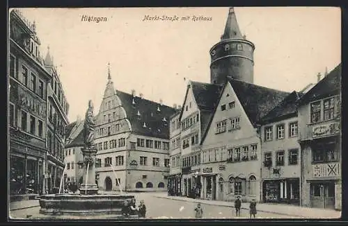 AK Kitzingen, Markt-Strasse mit Rathaus und Brunnen