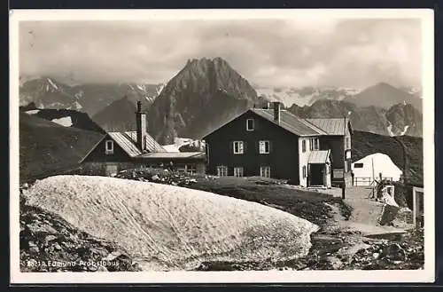 AK Edmund-Probsthaus, Berghütte vor Alpengipfeln