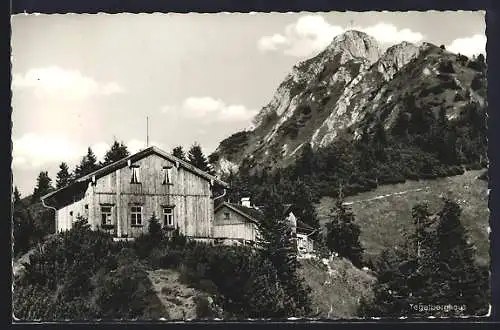 AK Tegelberghaus, Berghütte mit Branderschrofen