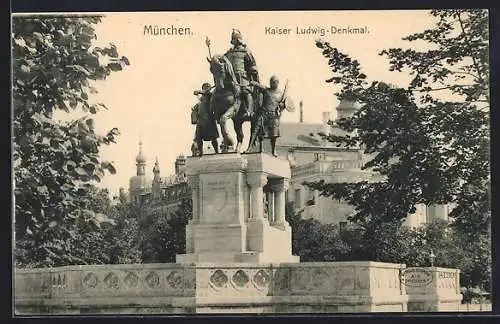 AK München, Denkmal am Kaiser-Ludwig-Platz