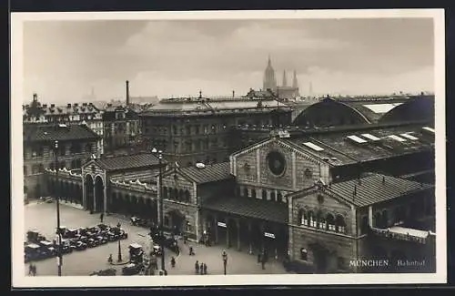 AK München, Hauptbahnhof mit Kirche im Hintergrund