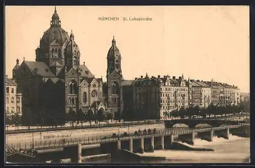 AK München, St. Lukaskirche und Strasse am Wasser