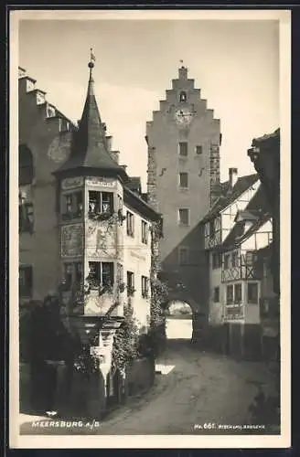 AK Meersburg am Bodensee, Strassenpartie mit Gasthof Zum Bären