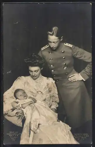 AK Kronprinz Wilhelm von Preussen mit Kronprinzessin Cecilie und Söhnchen Prinz Wilhelm