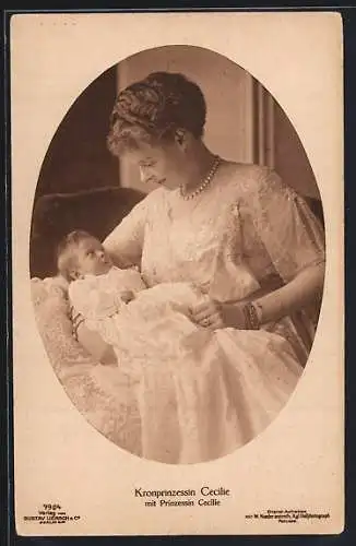 AK Kronprinzessin Cecilie mit Prinzessin Cecilie, Babyfoto