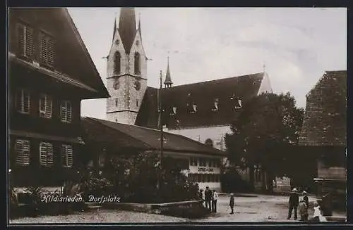 AK Hildisrieden, Dorfplatz mit Kirche