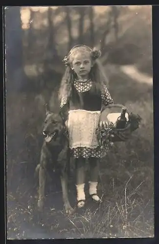 AK Mädchen mit Korb und Hund