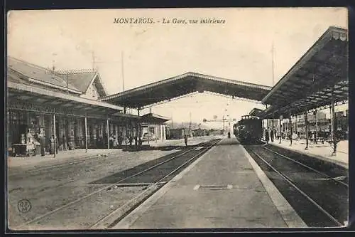 AK Montargis, La Gare, Vue intérieure