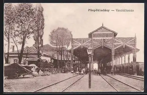 AK Püspökladány, Vasútállomás, Bahnhof von der Gleisseite