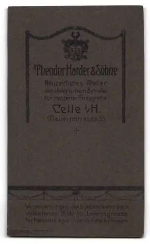 Fotografie Theodor Harder &amp Söhne, Celle, Mauernstrasse 35, Soldat in Uniform mit Bajonett & Portepee