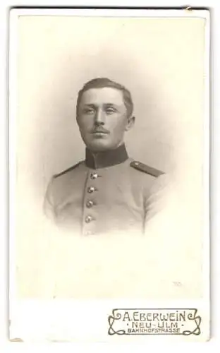 Fotografie A. Eberwein, Neu-Ulm, Bahnhofstrasse, Porträt eines Soldaten in Uniform Rgt. 12