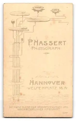 Fotografie Paul Hassert, Hannover, Welfenplatz 16A, Soldat in Uniform mit Bajonett & Portepee