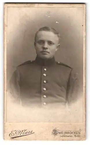 Fotografie E. Marr, Zweibrücken, Ixheimerstr. 76-80, Portrait Soldat in Uniform