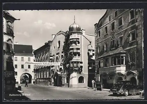 AK Rattenberg in Tirol, Schlossbergsppiele Rattenberg, Strassenpartie mit Gasthaus Schlosskeller