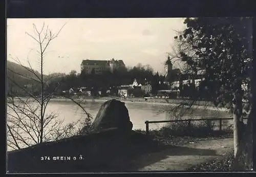 AK Grein /O. Ö., Uferpartie mit Kirche