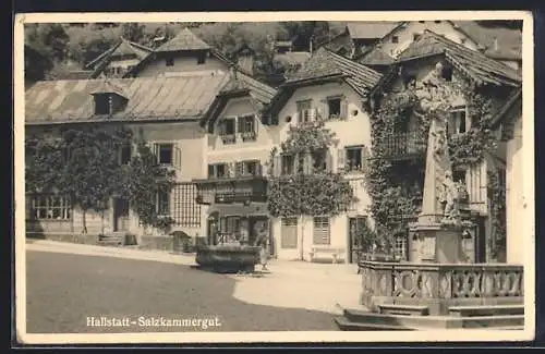 AK Hallstatt /Salzkammergut, Strassenpartie mit Wohnhäusern