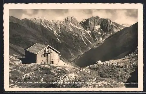 AK Tribulaunhütte, Berghütte der Naturfreunde gegen das Gschnitztal