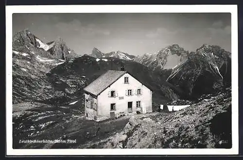 AK Leutkirchnerhütte in den Tiroler Alpen