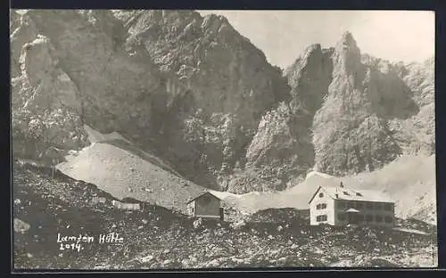 AK Lamsen Hütte vor schroffer Felswand