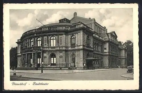 AK Düsseldorf, Strassenpartie am Stadttheater