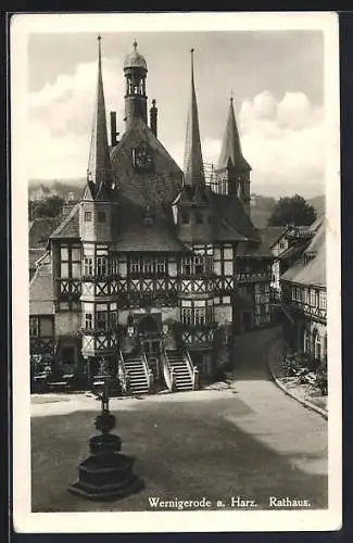 AK Wernigerode a. Harz, Rathaus mit Brunnen