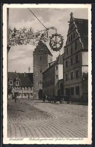 AK Dinkelsbühl, Rothenburgertor mit Spital und Greifenschild