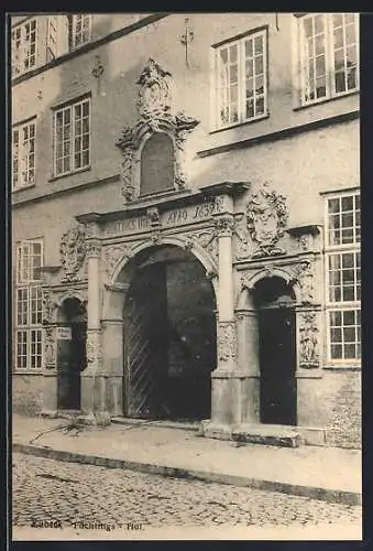 AK Lübeck, Füchtings Hof mit Strassenpartie