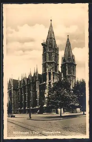 AK Mühlhausen i. Thür., Blasiuskirche mit Strassenpartie