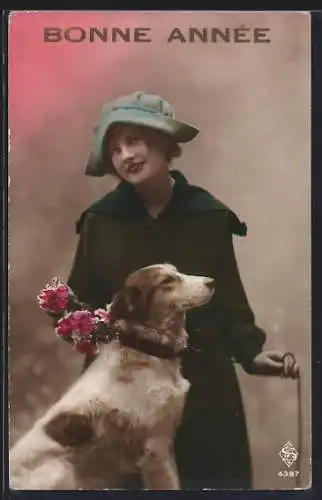 AK Junge Dame mit Hund und Blumenstrauss