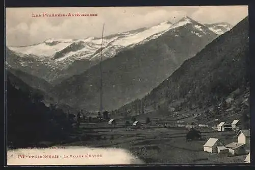 AK Saint-Gironnais, Vue pittoresque de la vallée d`Ustou dans les Pyrénées Ariégeoises