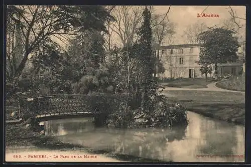 AK Pamiers, Le Parc de la Mairie avec pont et cours d`eau