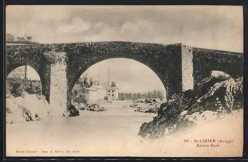 AK Saint-Lizier, Ancien pont sur la rivière