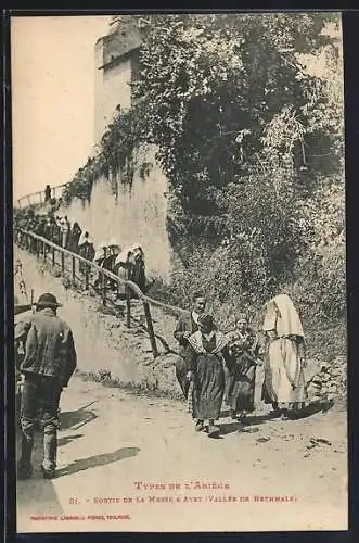 AK Avet, Sortie de la messe (Vallée de Bethmale)