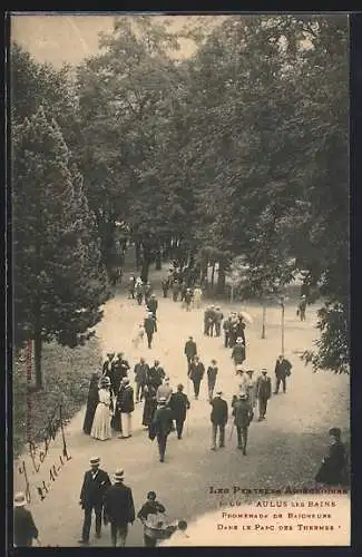 AK Aulus-les-Bains, Promenade de baigneurs dans le parc des thermes