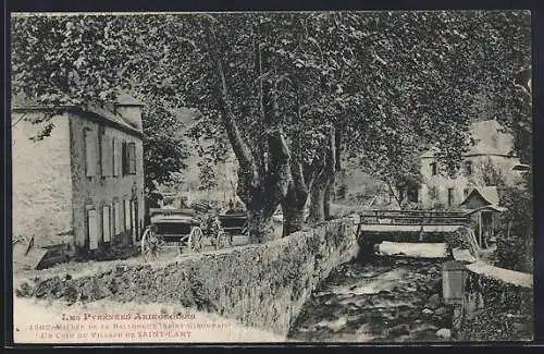 AK Saint-Lary, Un coin pittoresque du village avec pont et rivière