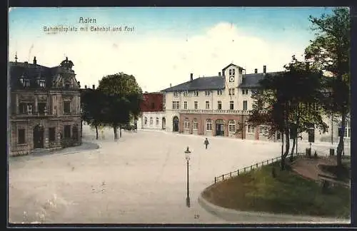 AK Aalen, Bahnhofsplatz mit Bahnhof und Post