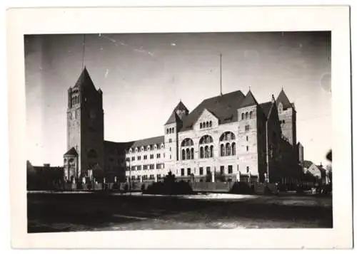 Fotografie Atlantic, Ansicht Posen, das Kaiserschloss Zeuge deutscher Kultur in Polen 1939