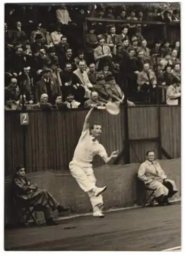 Fotografie Wilhelm Sturm, Tennis Daviscup, Maneff (Schweiz) gegen Menzel (Deutsches Reich) 1939